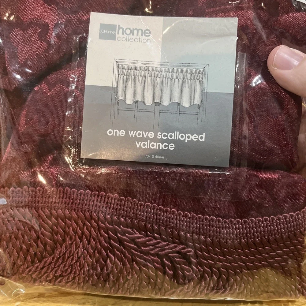 JCPenney Burgundy Red Scalloped Fantasy Valance‎ 54x20